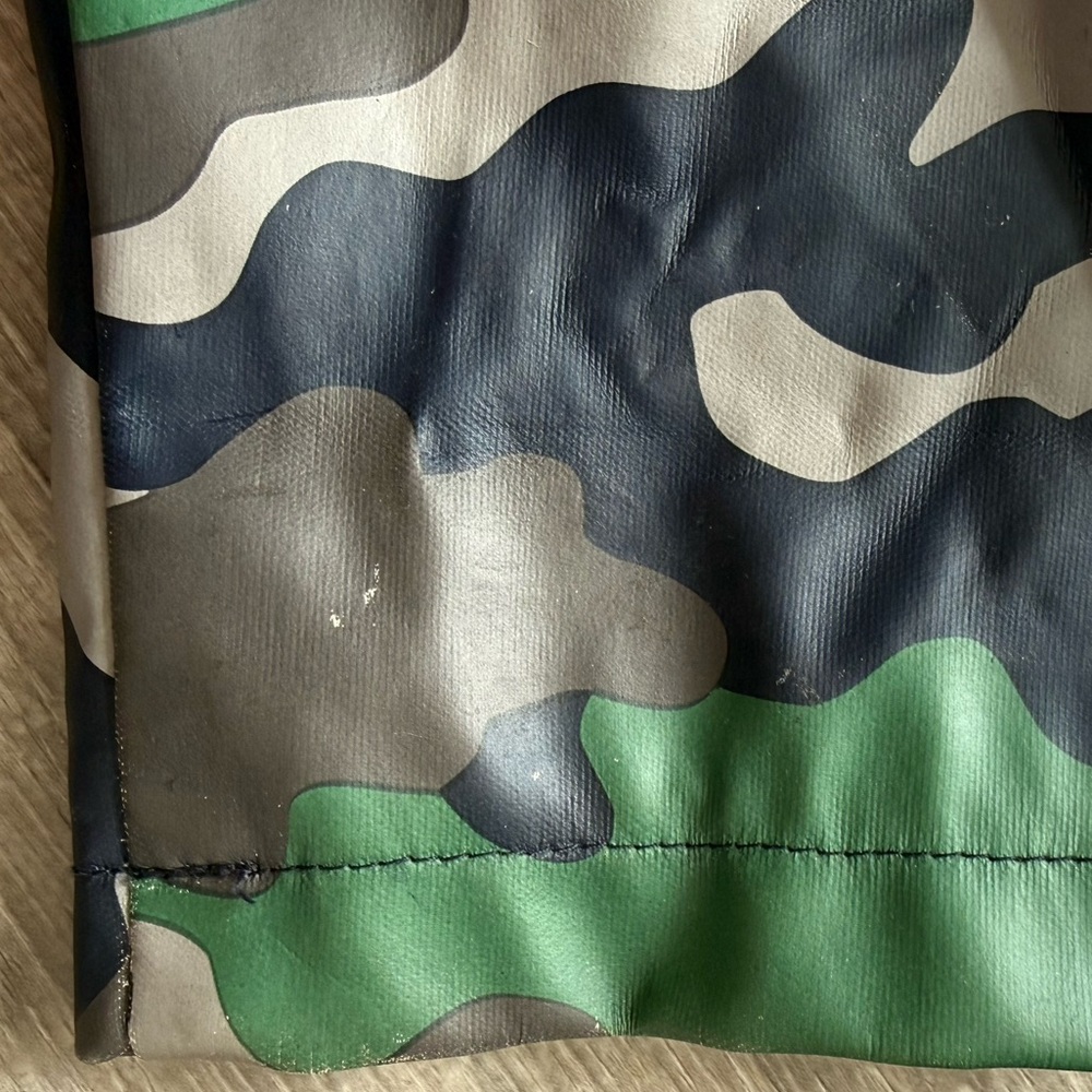 Spotted Zebra Boys S(6/7) Camouflage Hooded Raincoat Jacket - Picture 10 of 12